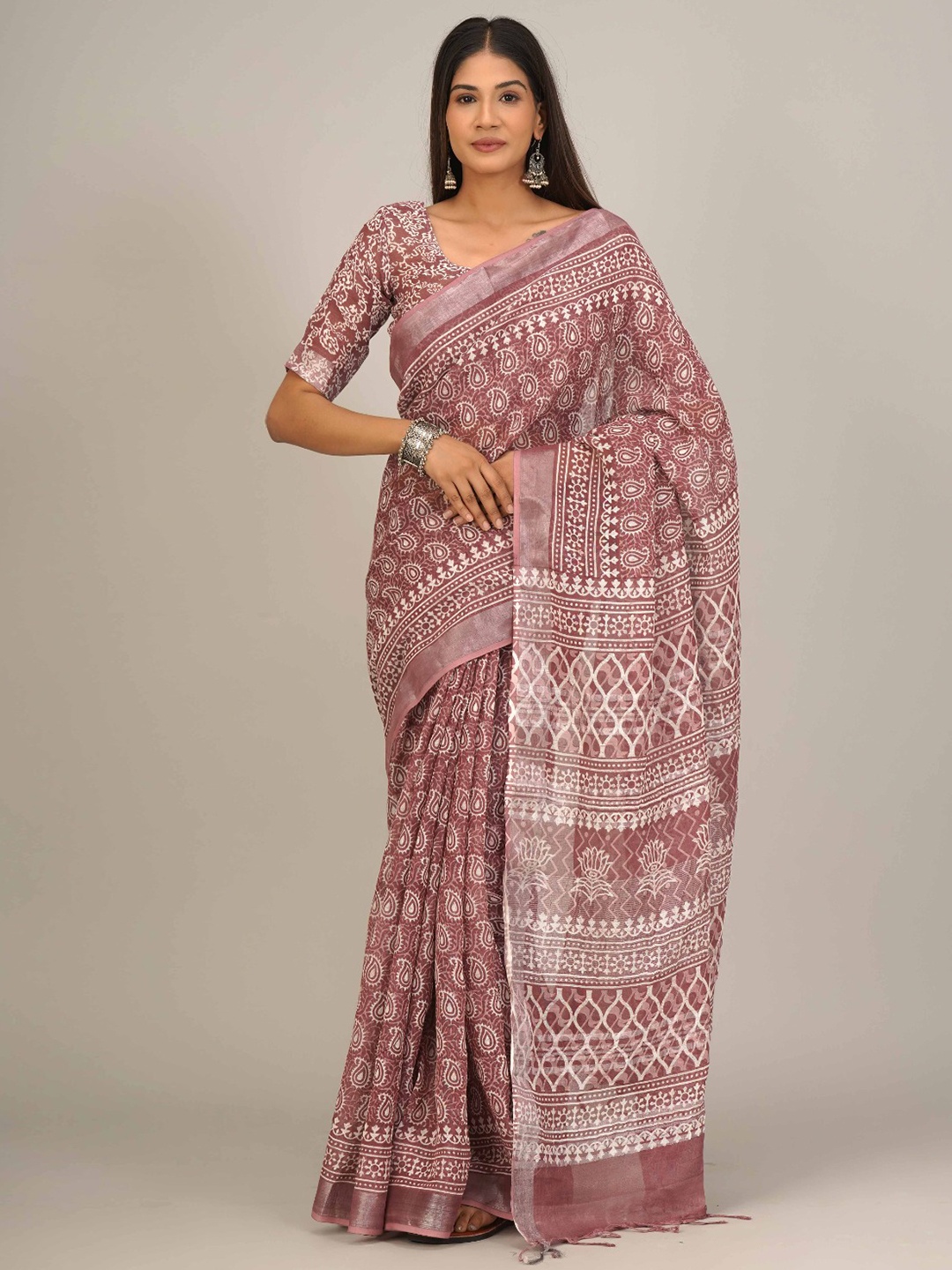 

TROPWEAR Ethnic Motifs Printed Zari Saree With Tassels, Purple