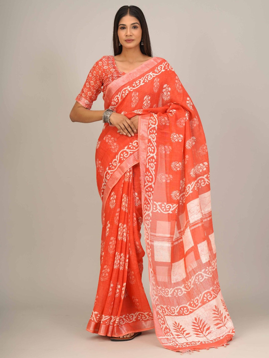 

TROPWEAR Ethnic Motifs Zari Block Print Saree, Orange