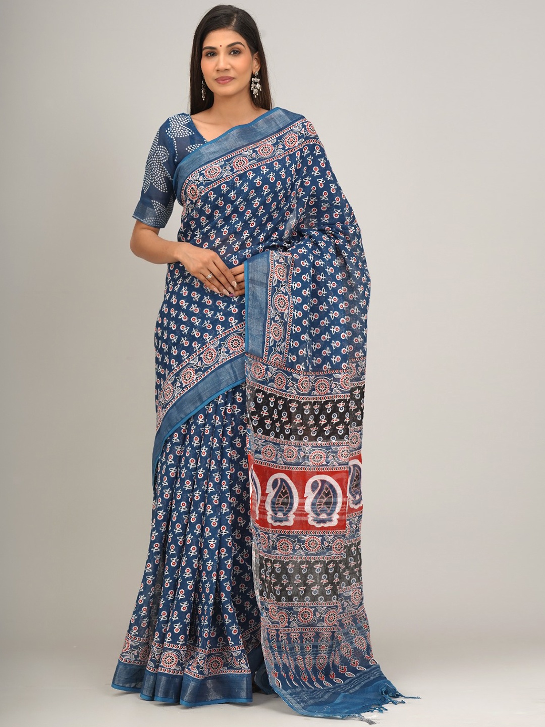 

TROPWEAR Ethnic Motifs Printed Zari Saree With Tassels, Blue