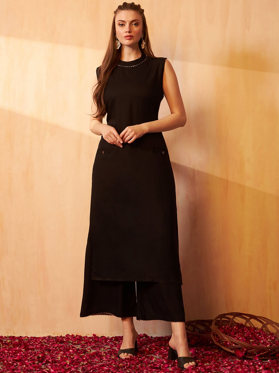 

ASPORA Gotta Patti Round Neck Sleeveless Straight Kurta With Palazzo, Black