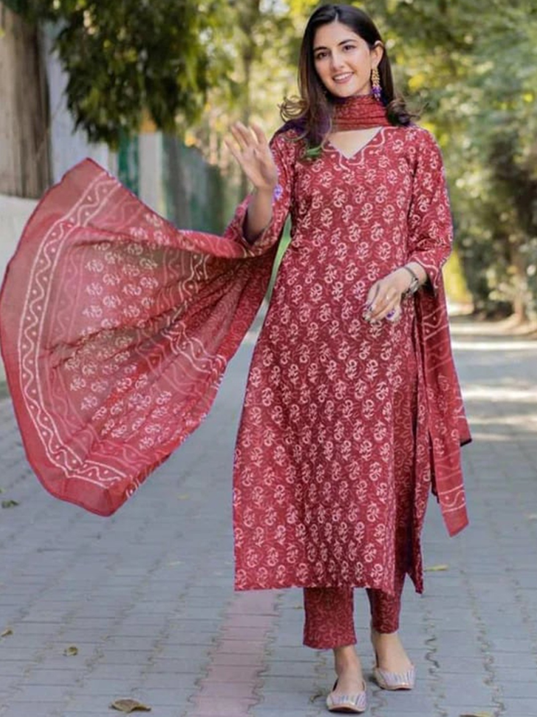 

KALINI Floral Block Printed Straight Pure Cotton Kurta with Trousers & Dupatta, Maroon