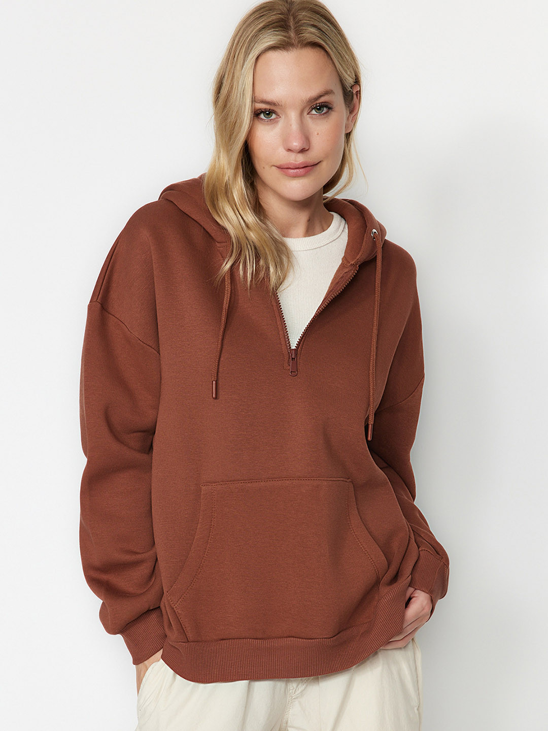 

Trendyol Drop Shoulder Sleeves Hooded Pullover, Brown