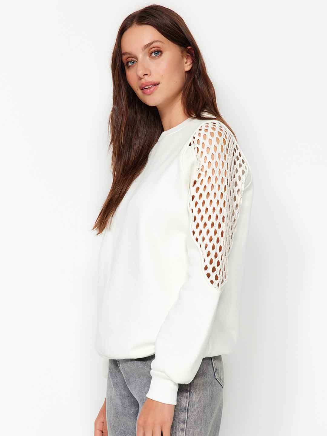 

Trendyol Round Neck Long Sleeves Sweatshirt, White