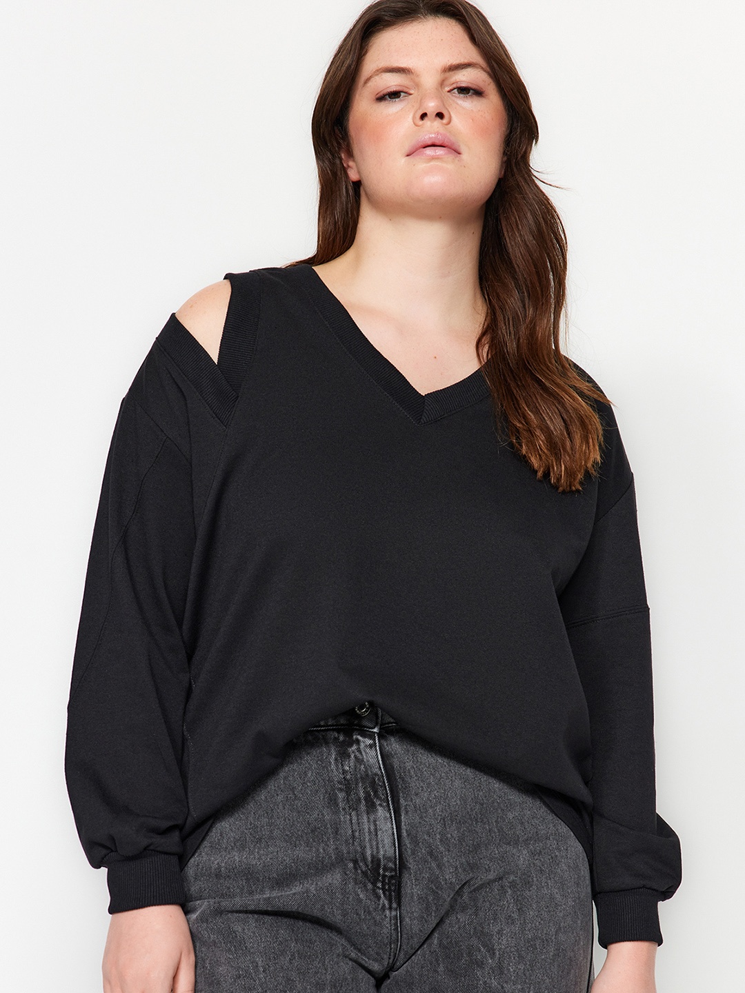 

Trendyol V-Neck Long Sleeves Pullover, Black