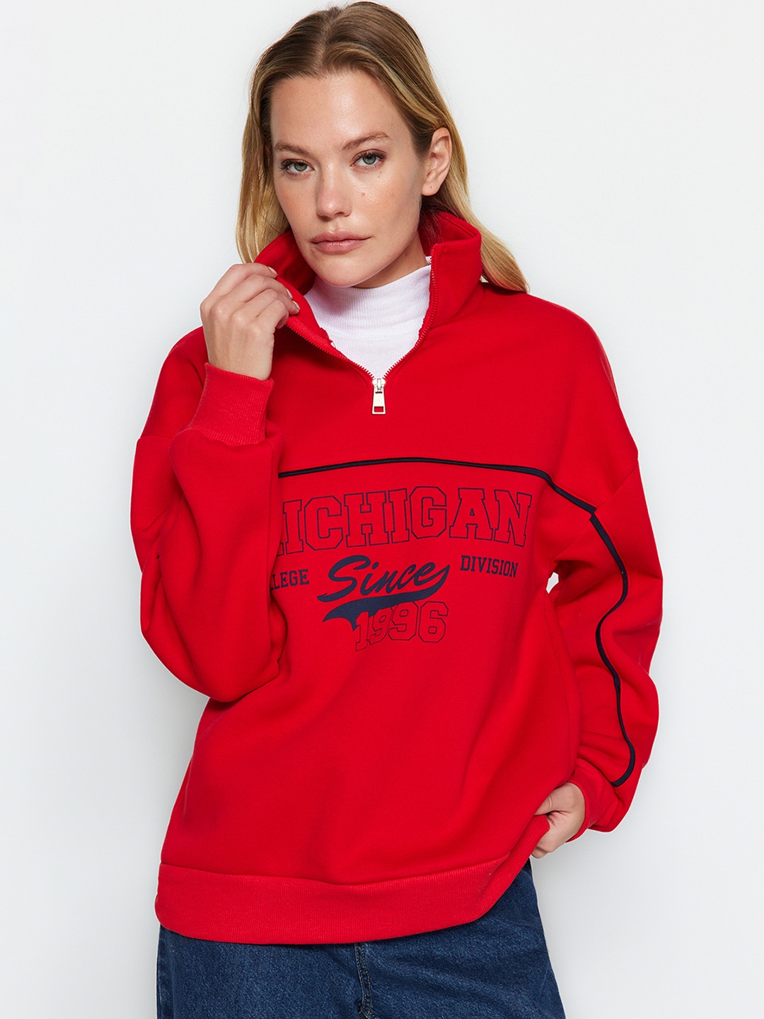 

Trendyol Typography Printed Mock Collar Pullover Sweatshirt, Red