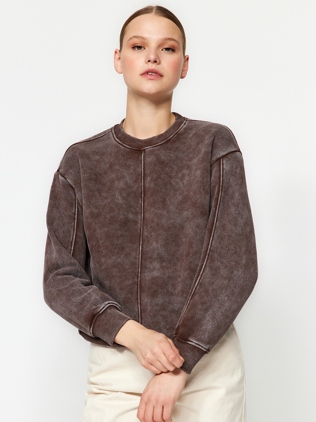 

Trendyol Round Neck Pullover Sweatshirt, Brown