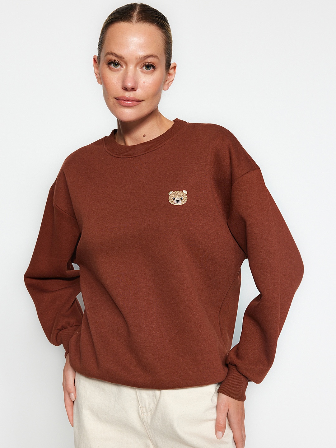 

Trendyol Round Neck Long Sleeves Pullover Sweatshirt, Brown