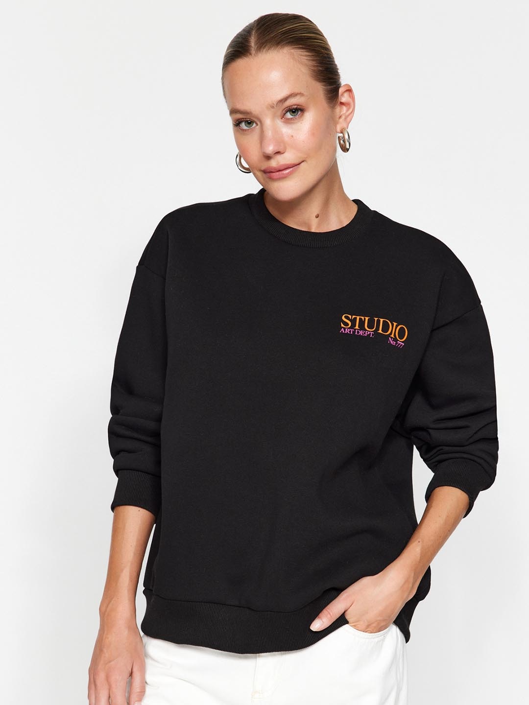 

Trendyol Round Neck Printed Sweatshirt, Black