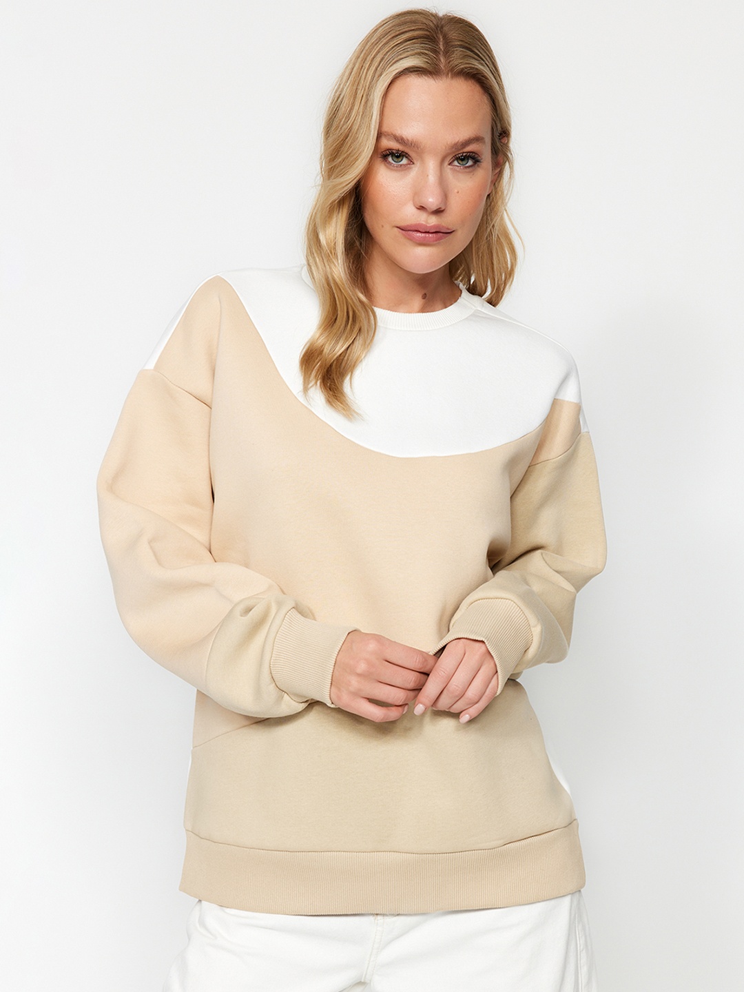 

Trendyol Colourblocked Round Neck Pullover Sweatshirt, White