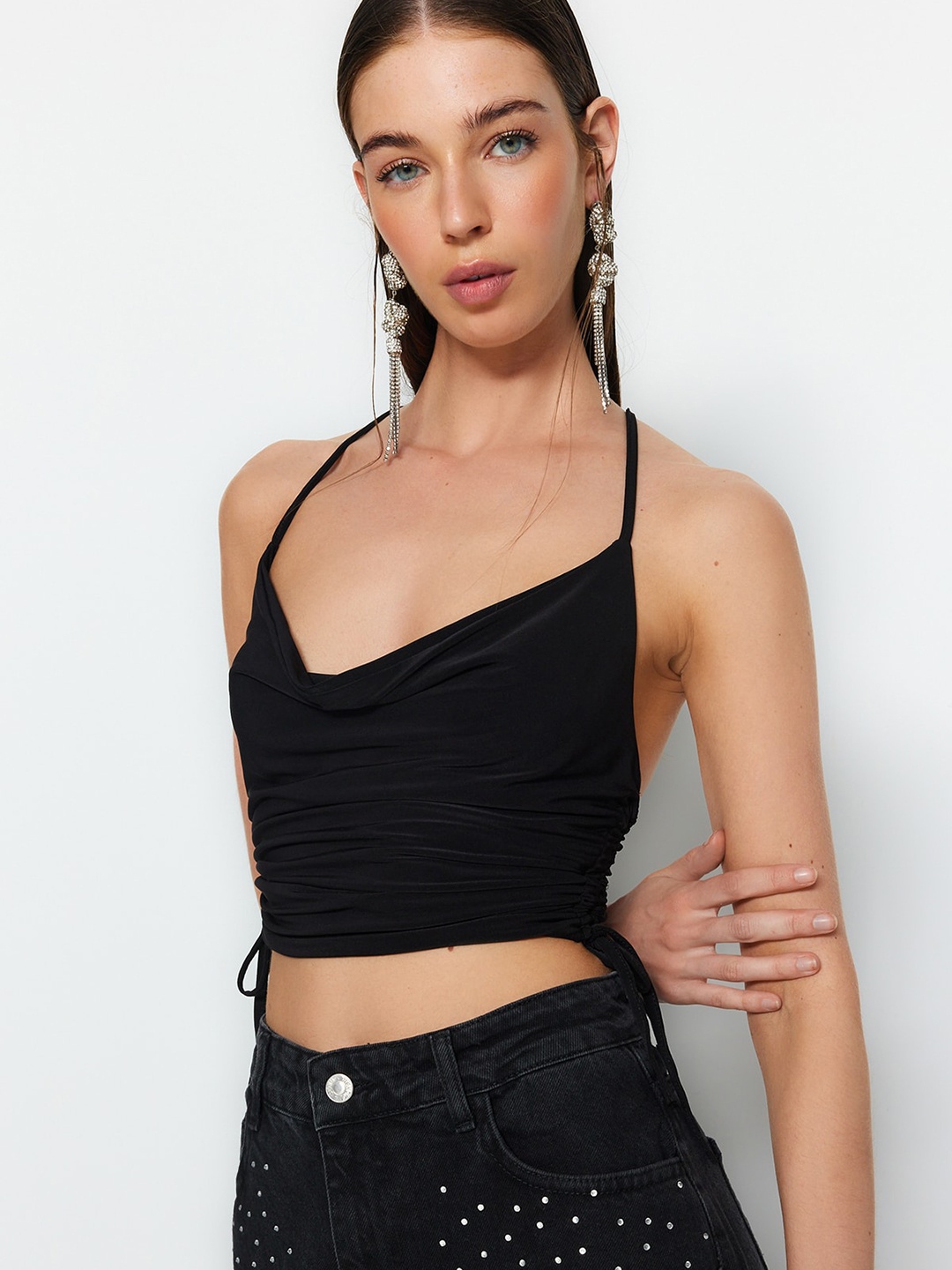 

Trendyol Shoulder Straps Crop Top, Black