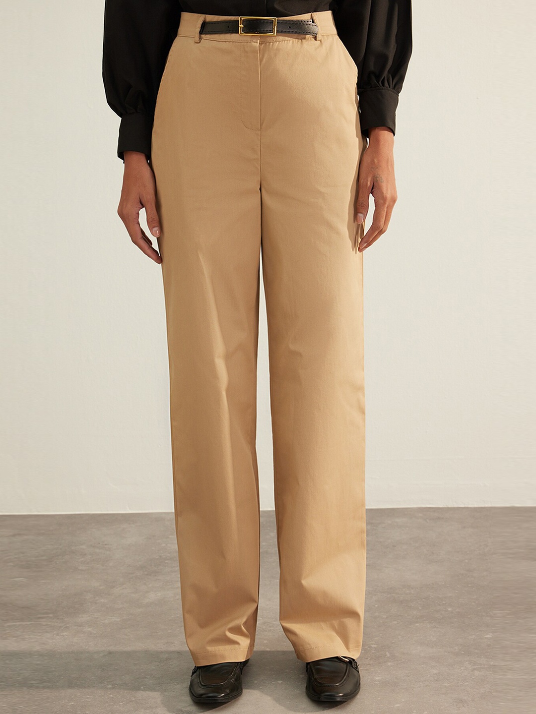 

Trendyol Regular Fit Mid-Rise Trousers, Na