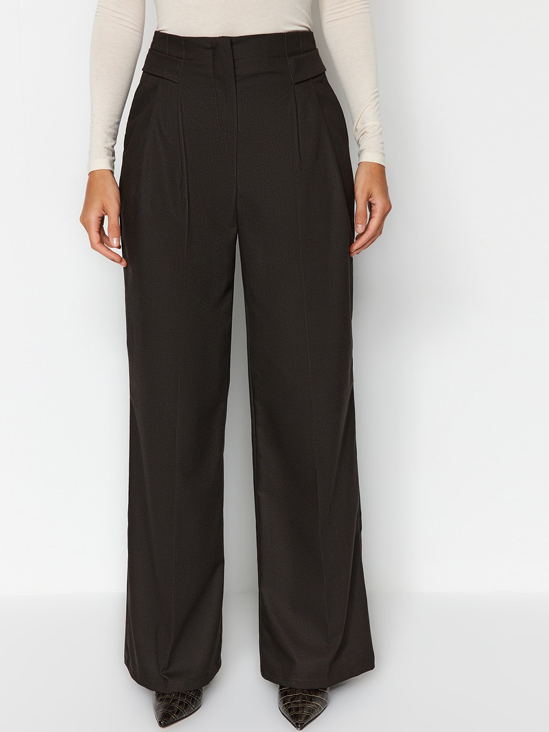 

Trendyol Regular Fit Mid-Rise Bootcut Trousers, Na