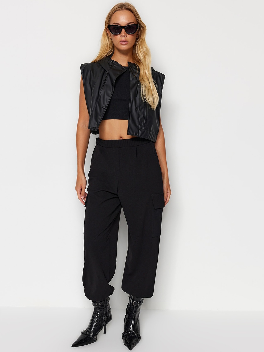 

Trendyol Women Cargos Trousers, Na