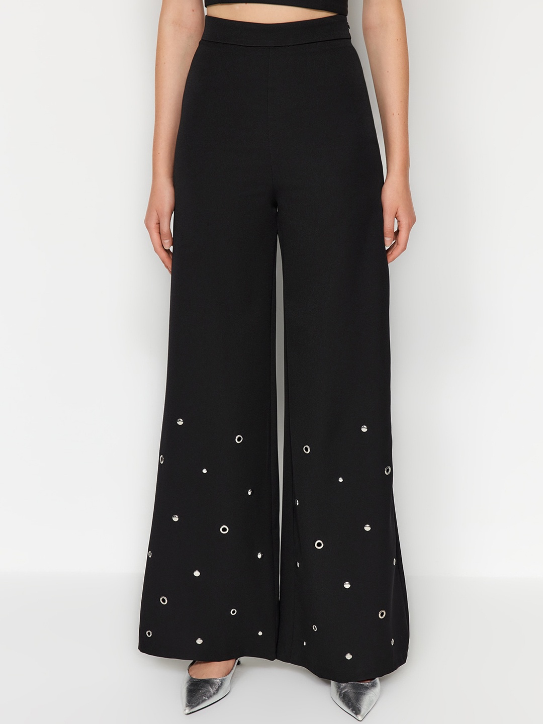 

Trendyol Women Regular Fit Mid-Rise Casual Wove Flat-Front Parallel Trousers, Black