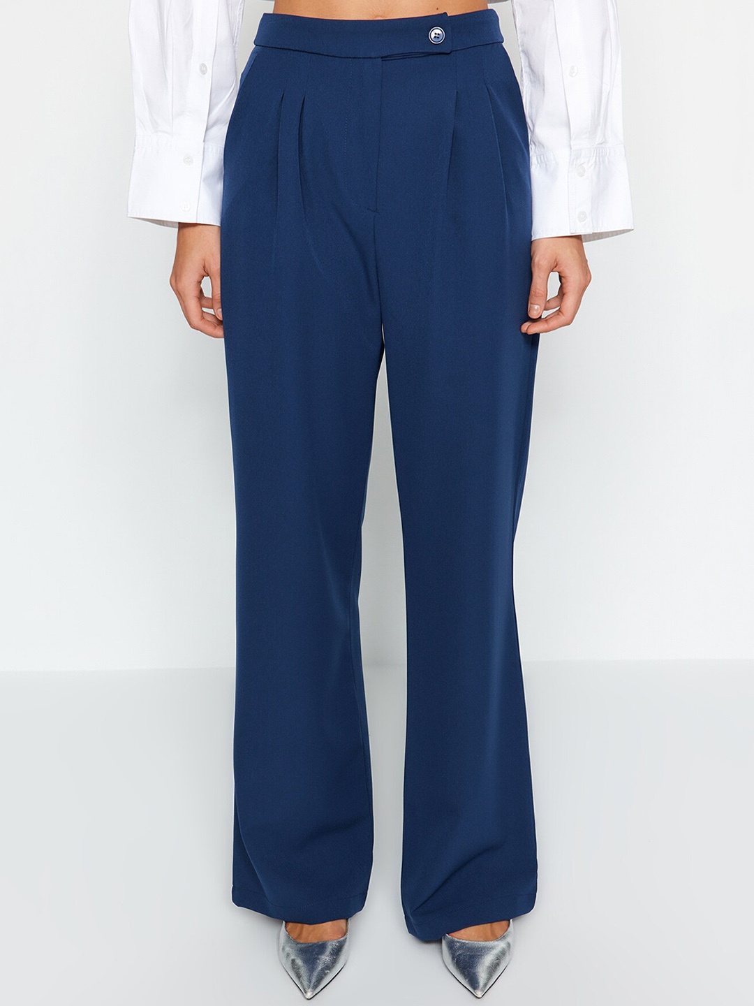 

Trendyol Women Regular Fit Mid-Rise Trousers, Navy blue