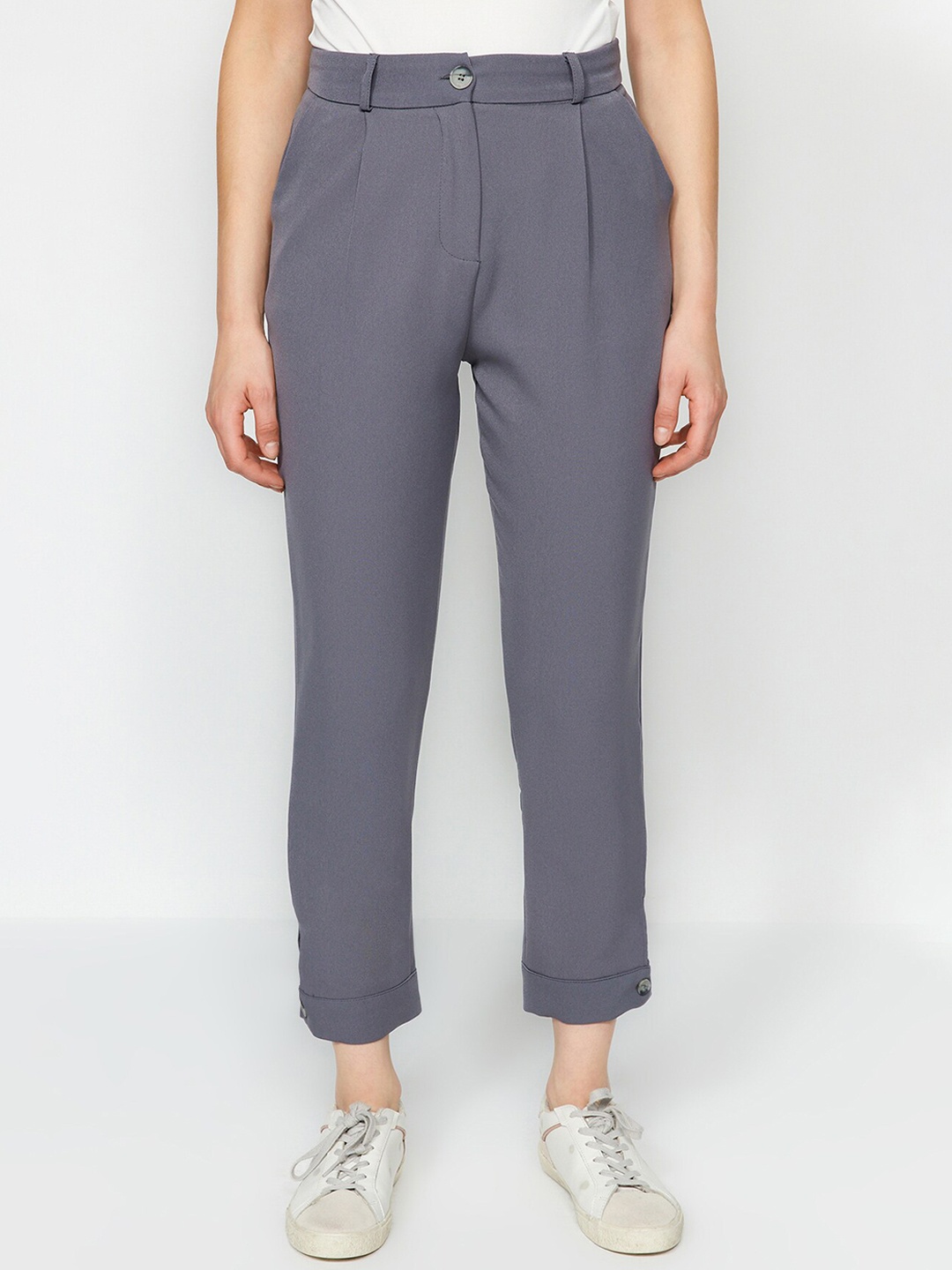 

Trendyol Women Mid-Rise Trousers, Grey