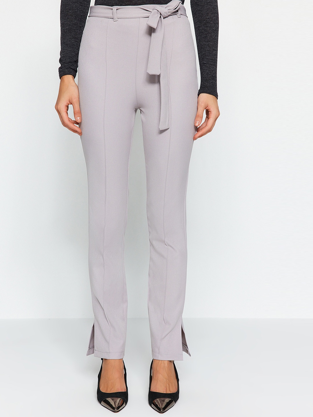 

Trendyol Women Mid-Rise Trousers With Belt, Grey