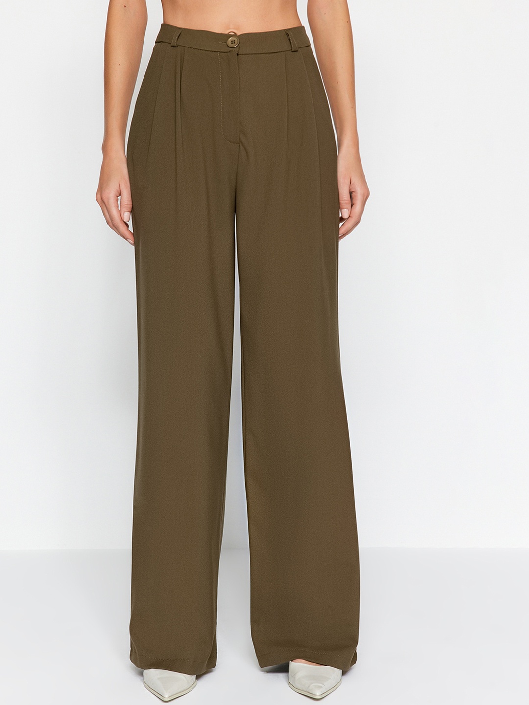

Trendyol Women Mid-Rise Pleated Parallel Trousers, Khaki