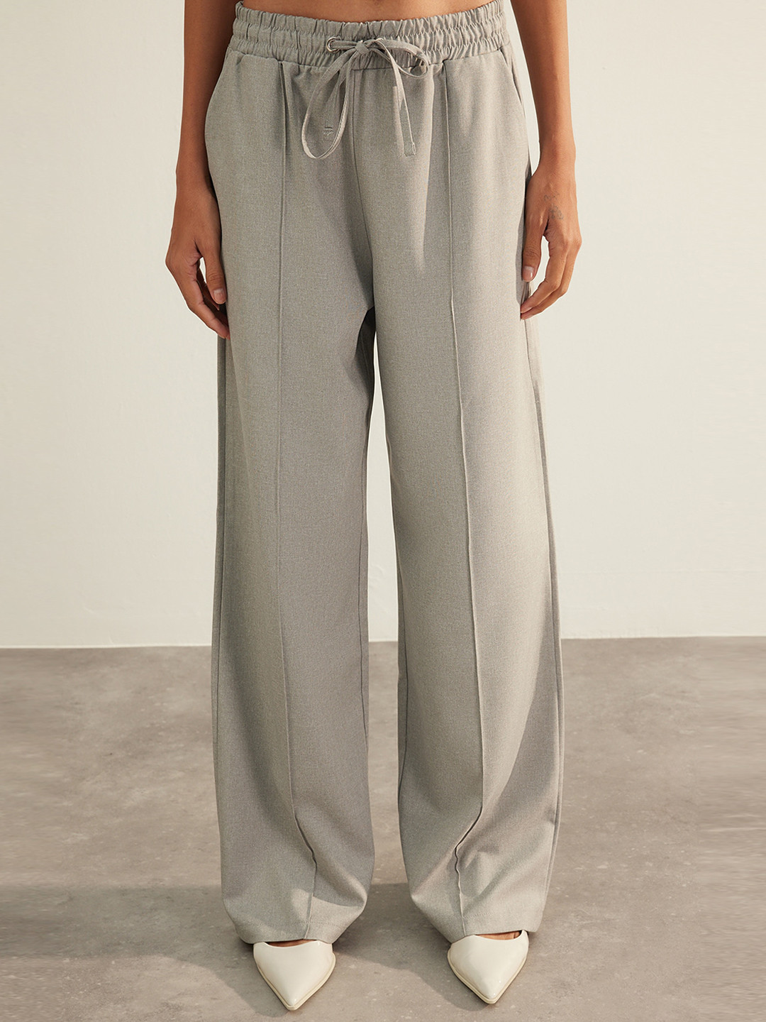 

Trendyol Women Mid Rise Loose Fit Parallel Trouser, Grey