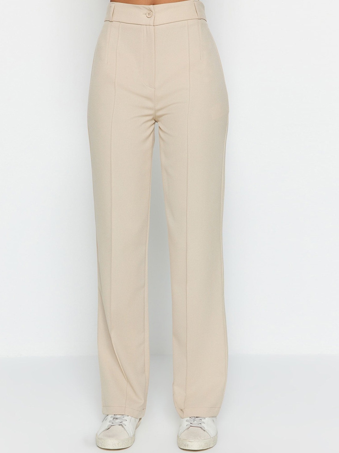 

Trendyol Women Mid-Rise Regular Trousers, Na