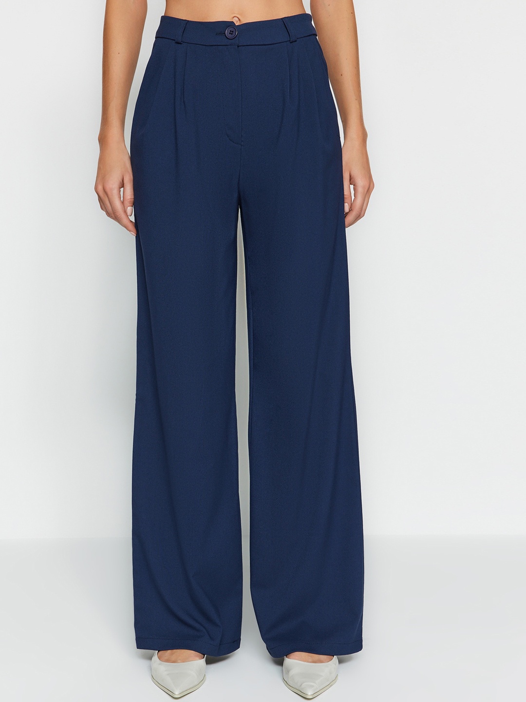 

Trendyol Regular Fit Mid-Rise Parallel Trousers, Na