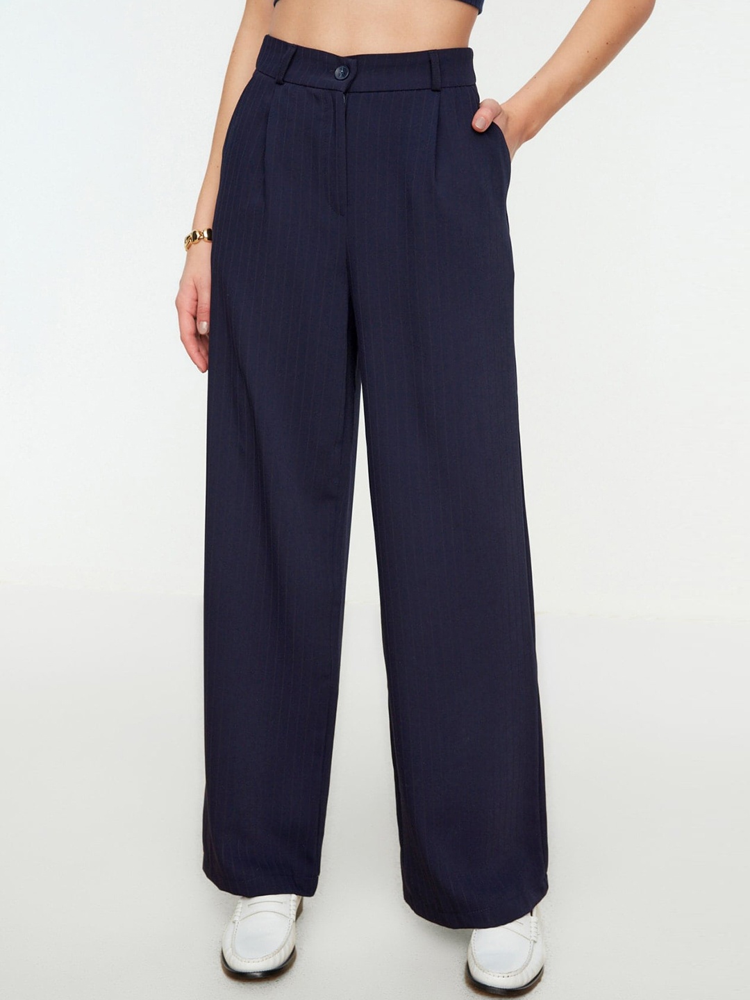 

Trendyol Women High Rise Pleated Loose Fit Parallel Trouser, Navy blue