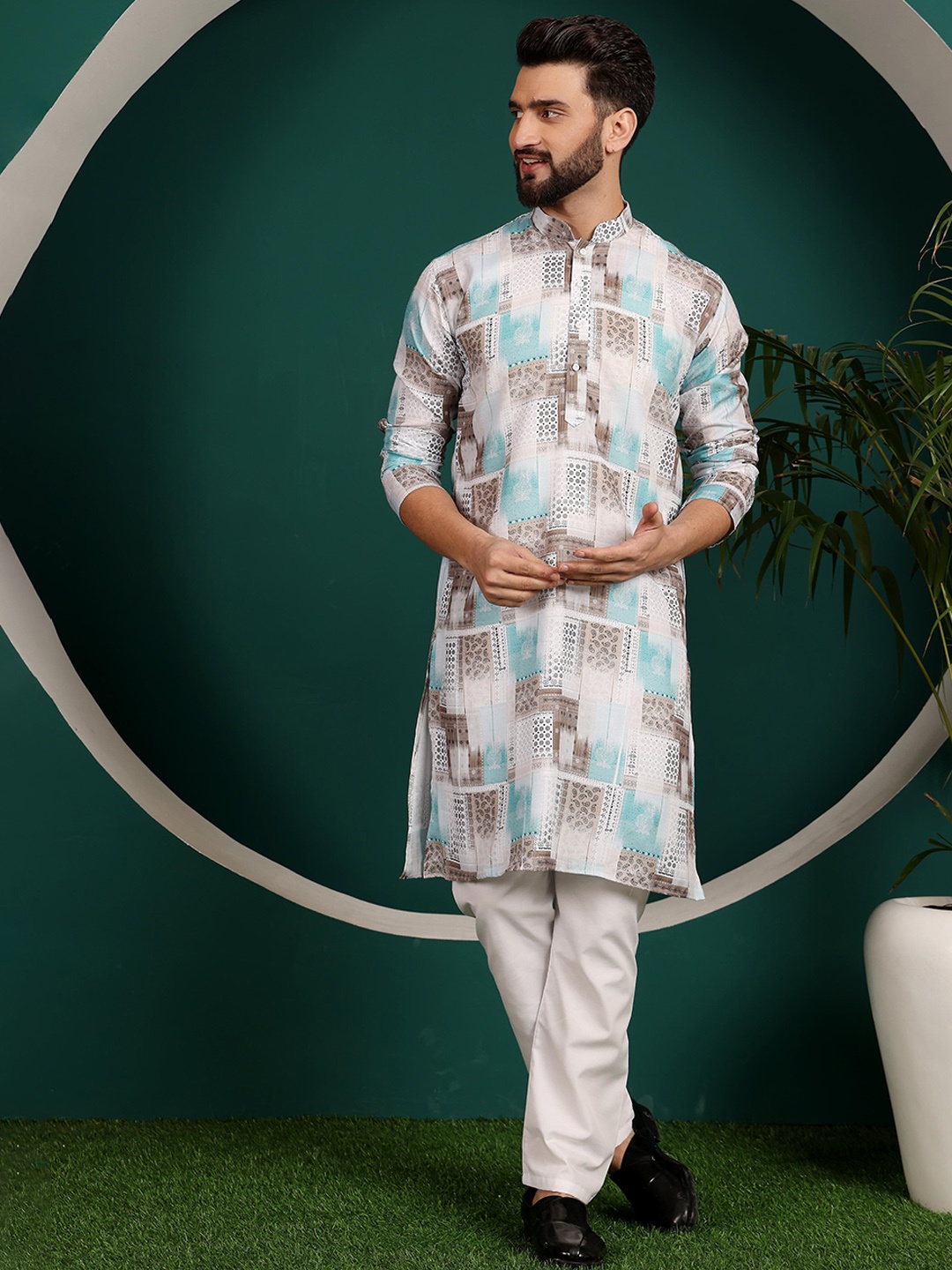

Armaan Ethnic Ethnic Motifs Printed Mandarin Collar Pure Cotton Straight Kurta With Pyjama, Green