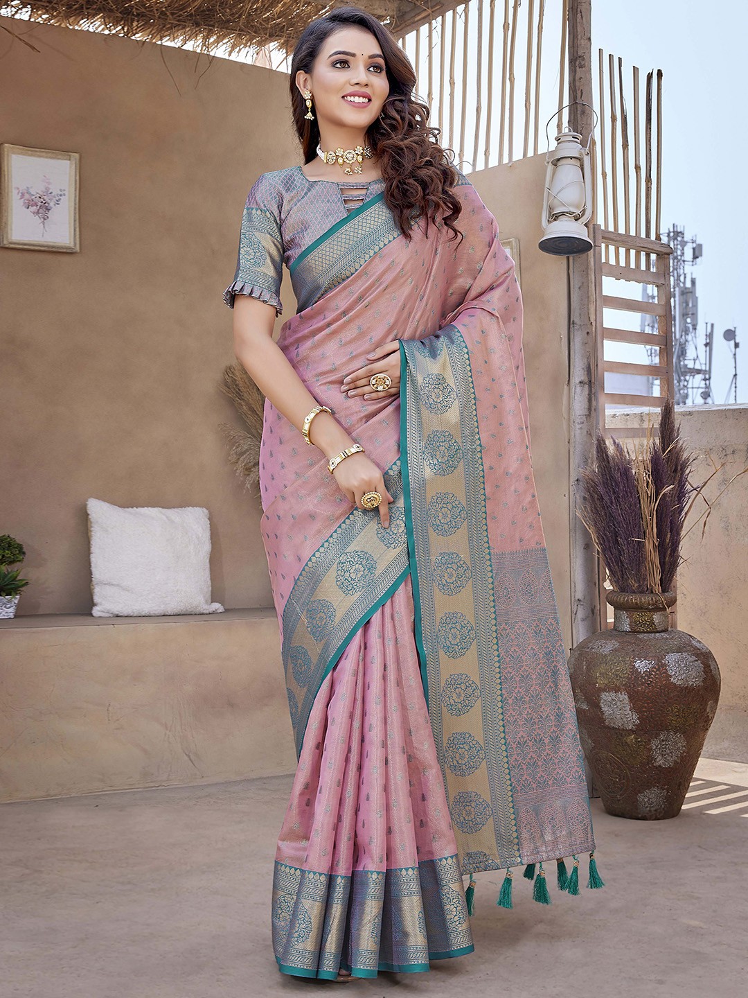 

Ekta Textiles Ethnic Motifs Woven Design Zari Pure Silk Banarasi Saree, Pink