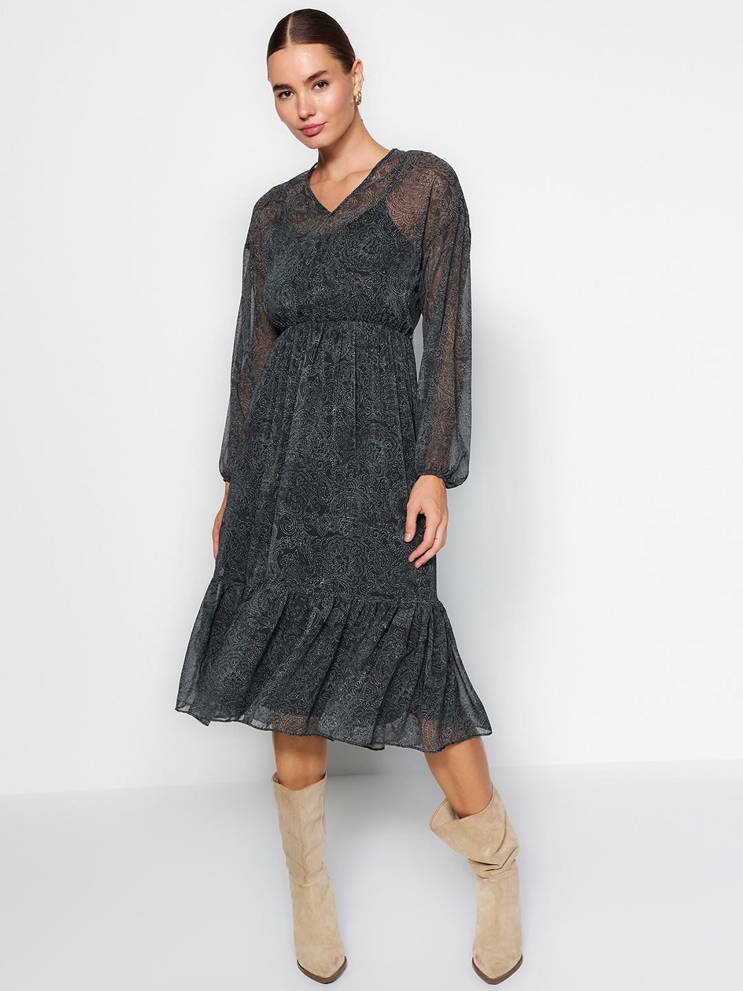 

Trendyol Fit & Flare Cuffed Sleeves Dress, Black
