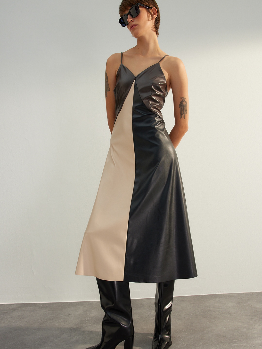 

Trendyol Shoulder Straps Colourblocked A-Line Midi Dress, Beige