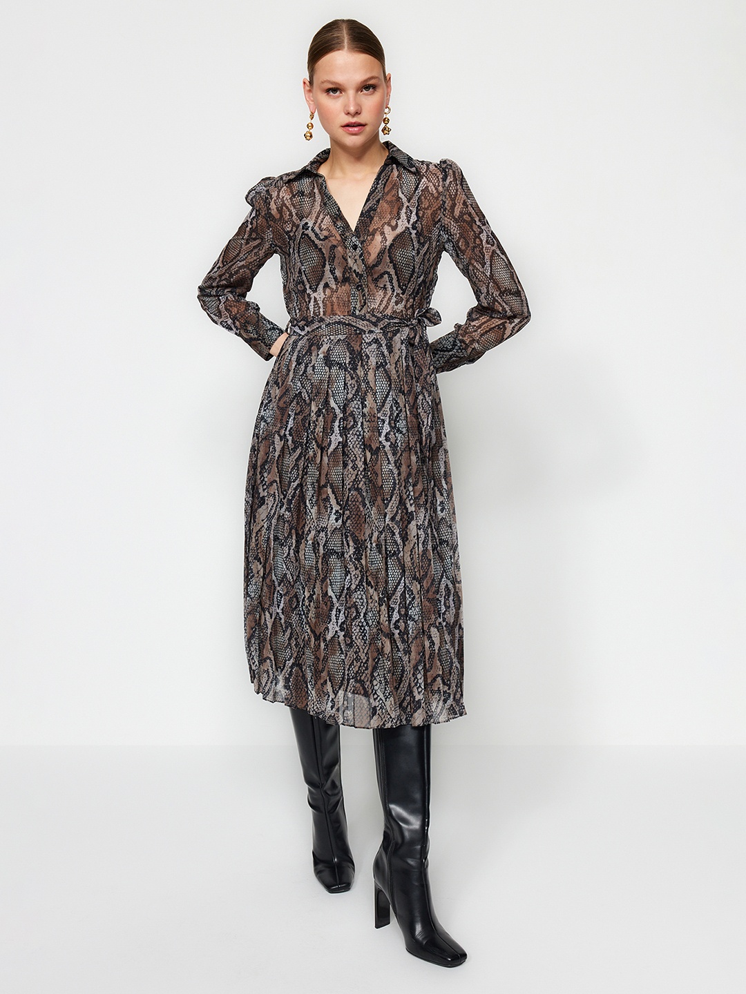 

Trendyol V-neck Long cuffed sleeves Animal Print Fit & Flare Midi Dress, Black