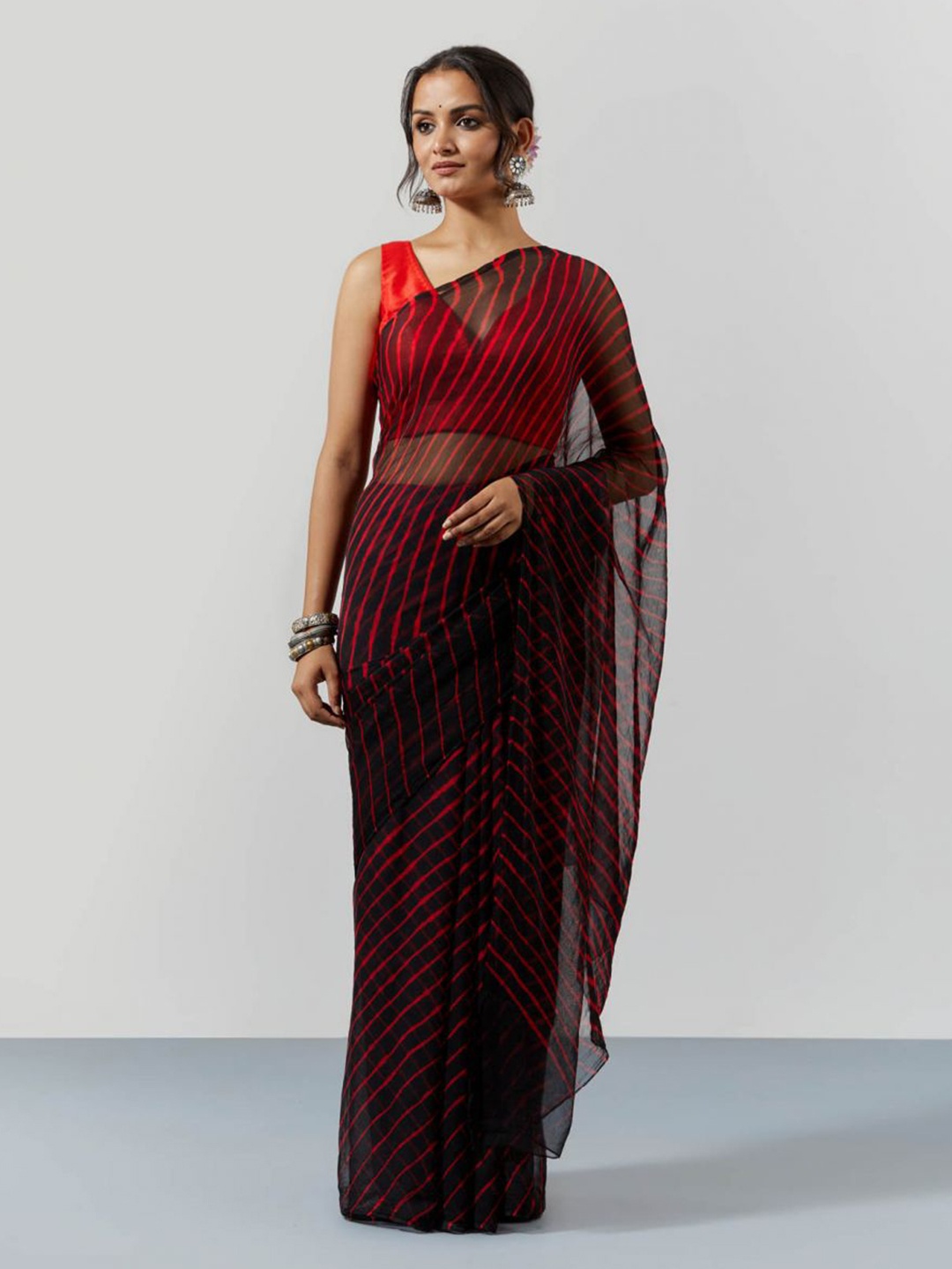 

sutra attire Leheriya Printed Saree, Black