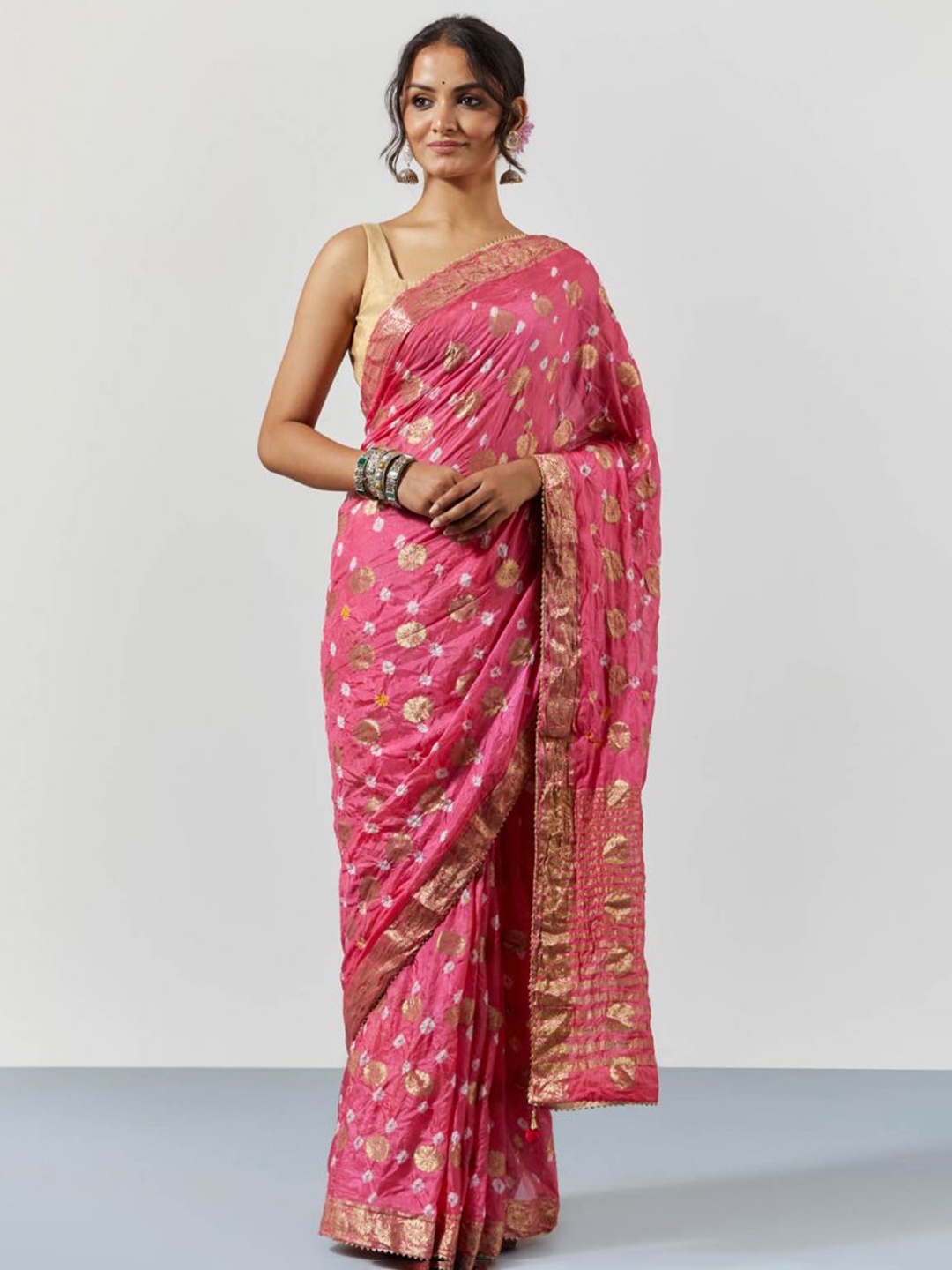 

sutra attire Woven Design Zari Art Silk Bandhani Saree, Pink