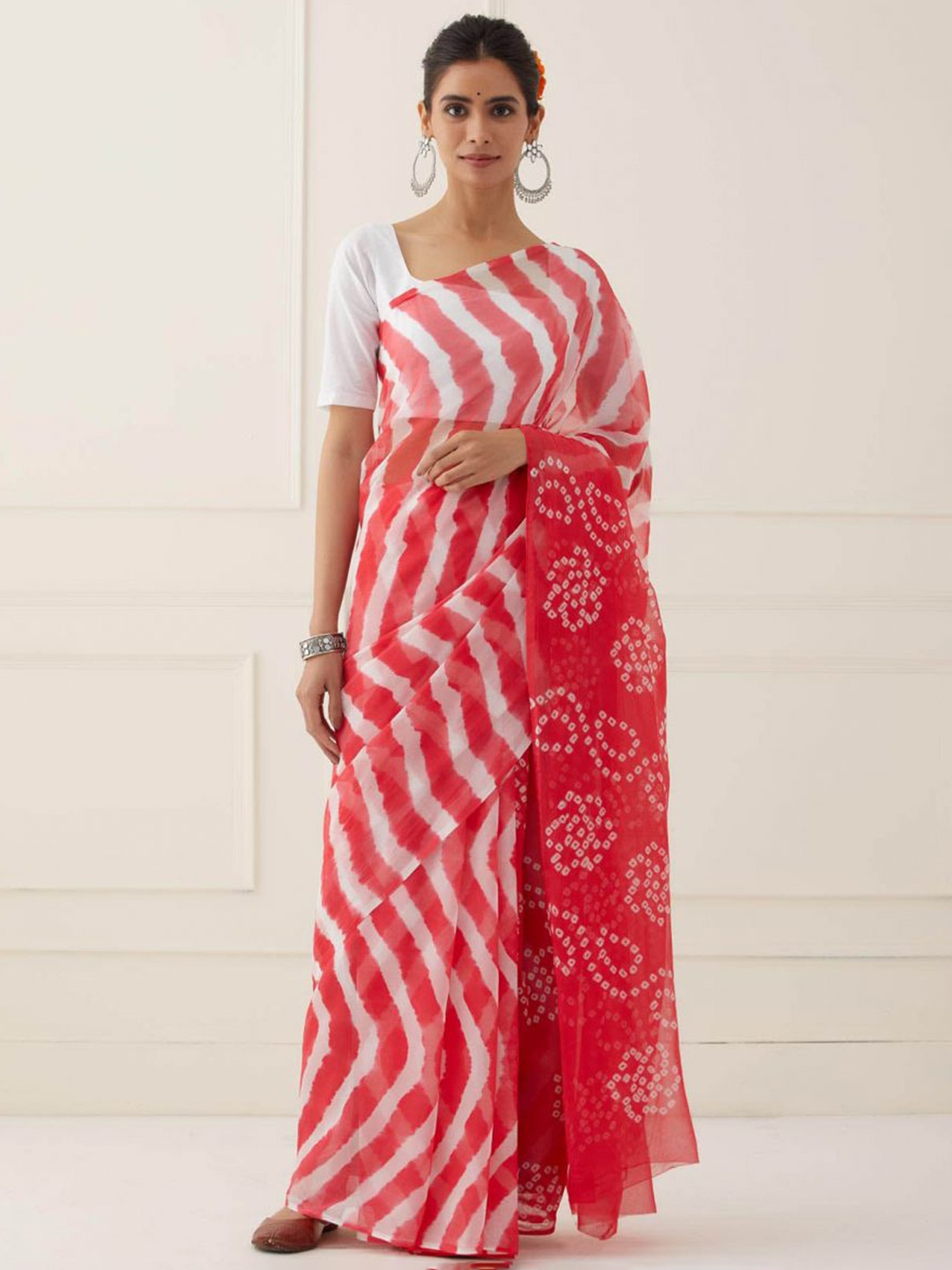 

sutra attire Tie and Dye Leheriya & Bandhani Saree, Red