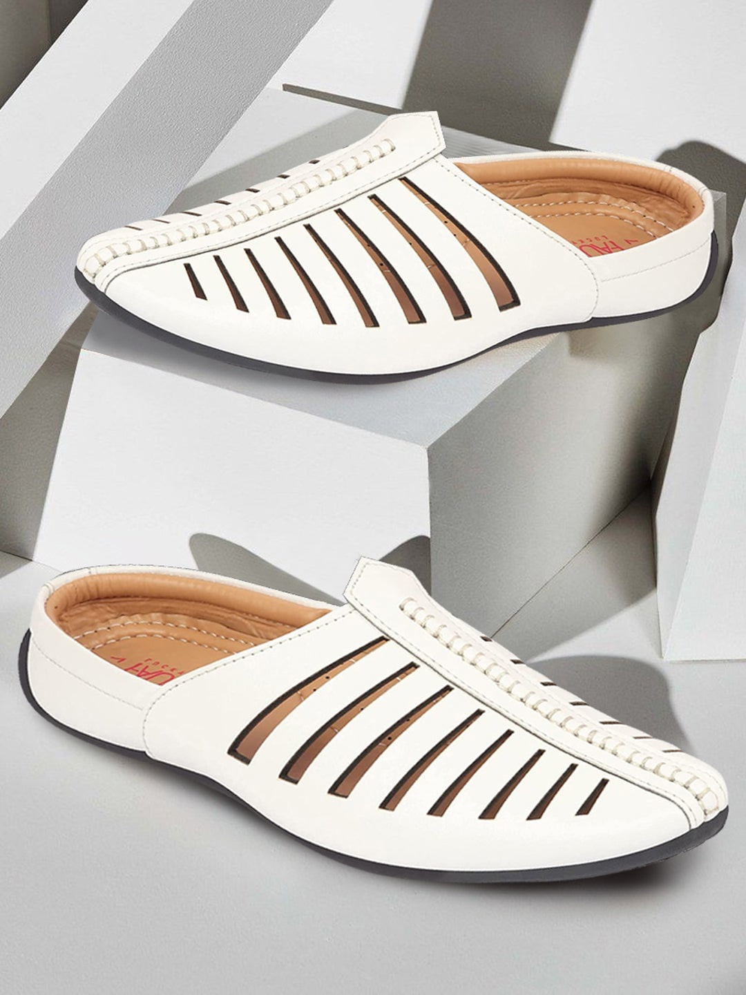 

FAUSTO Men Pointed Toe Lightweight Mojaris, White