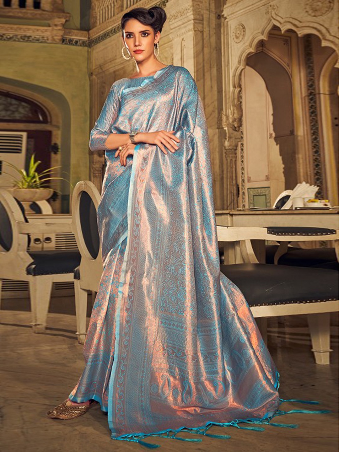 

DEVATITHI Ethnic Motifs Woven Design Zari Kanjeevaram Saree, Blue