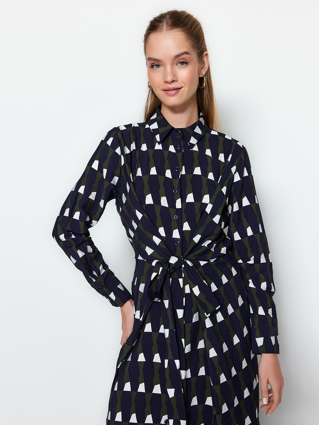 

Trendyol Geometric Print Mock Neck Cuffed Sleeves Shirt Dress, Black