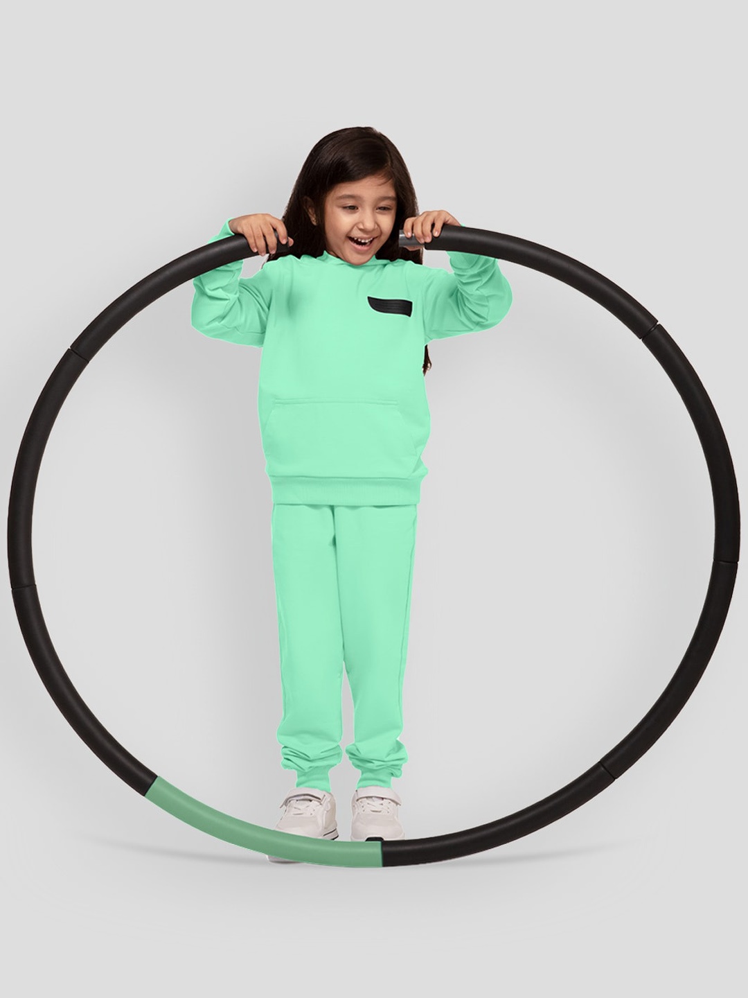 

PANGOLIN Girls Cotton Joggers, Green