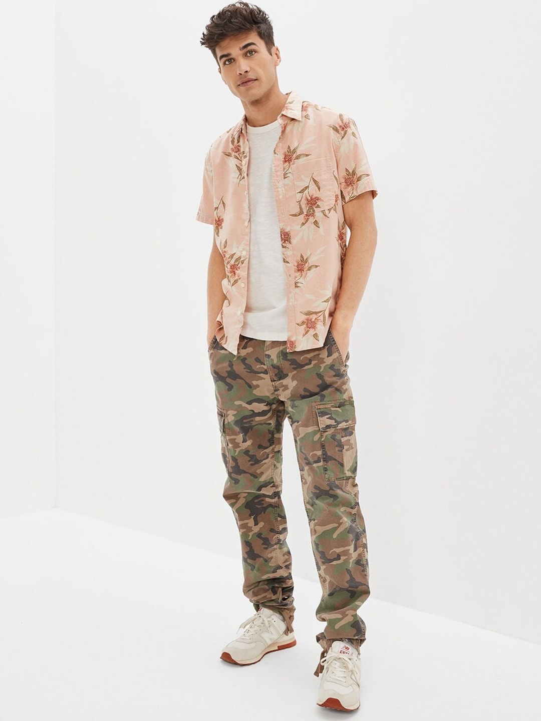 

AMERICAN EAGLE OUTFITTERS Floral Printed Cotton Spread Collar Slim Fit Opaque Casual Shirt, Pink