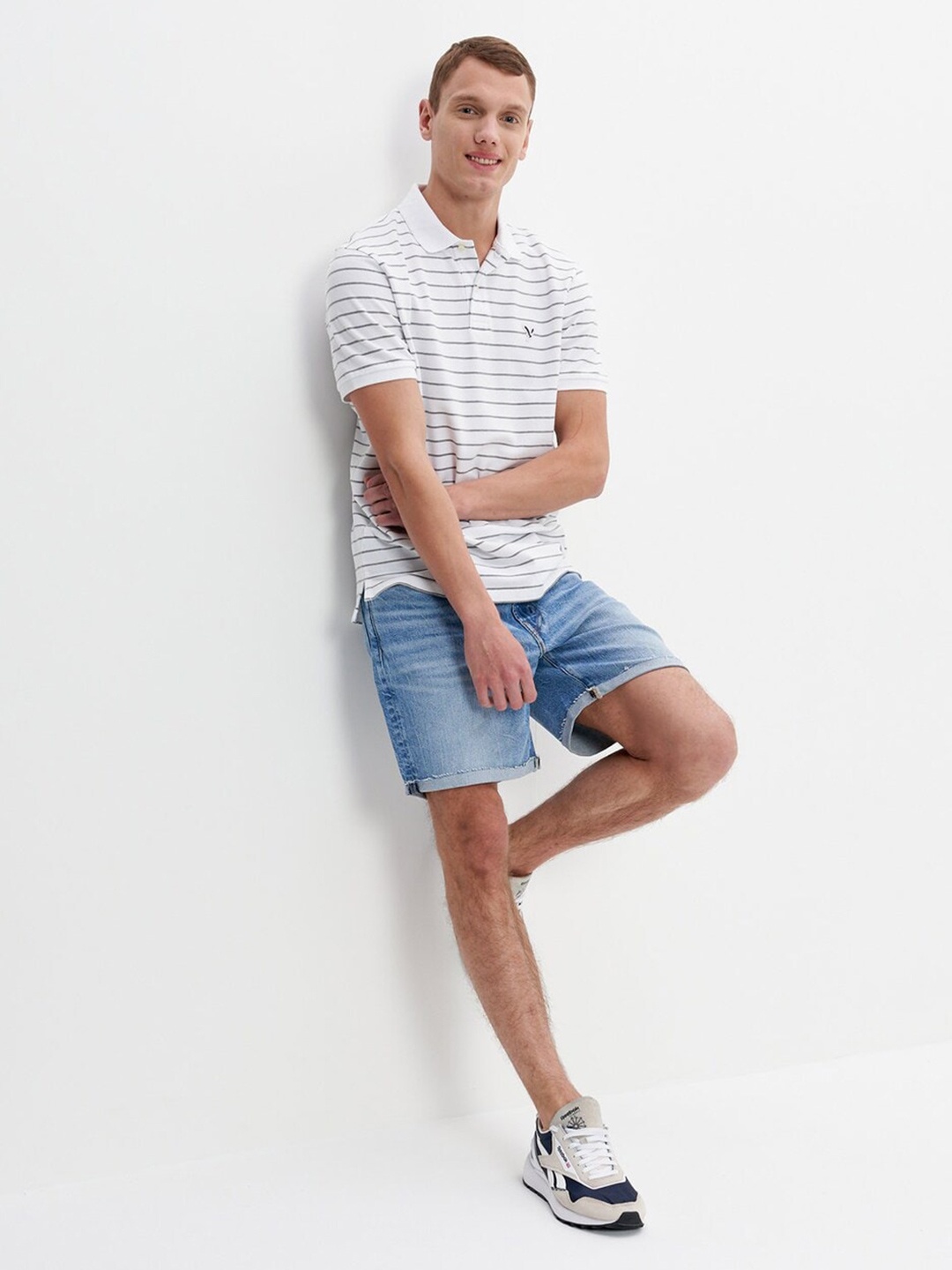 

AMERICAN EAGLE OUTFITTERS Men Striped Polo Collar Pockets T-shirt, White