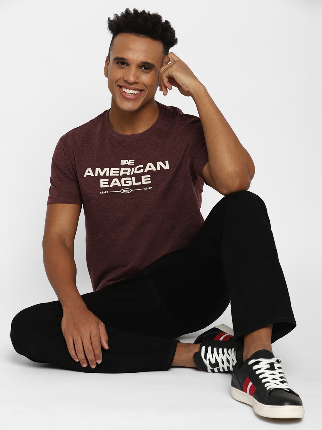 AMERICAN EAGLE OUTFITTERS Men Typography Printed Pockets T-shirt, Maroon