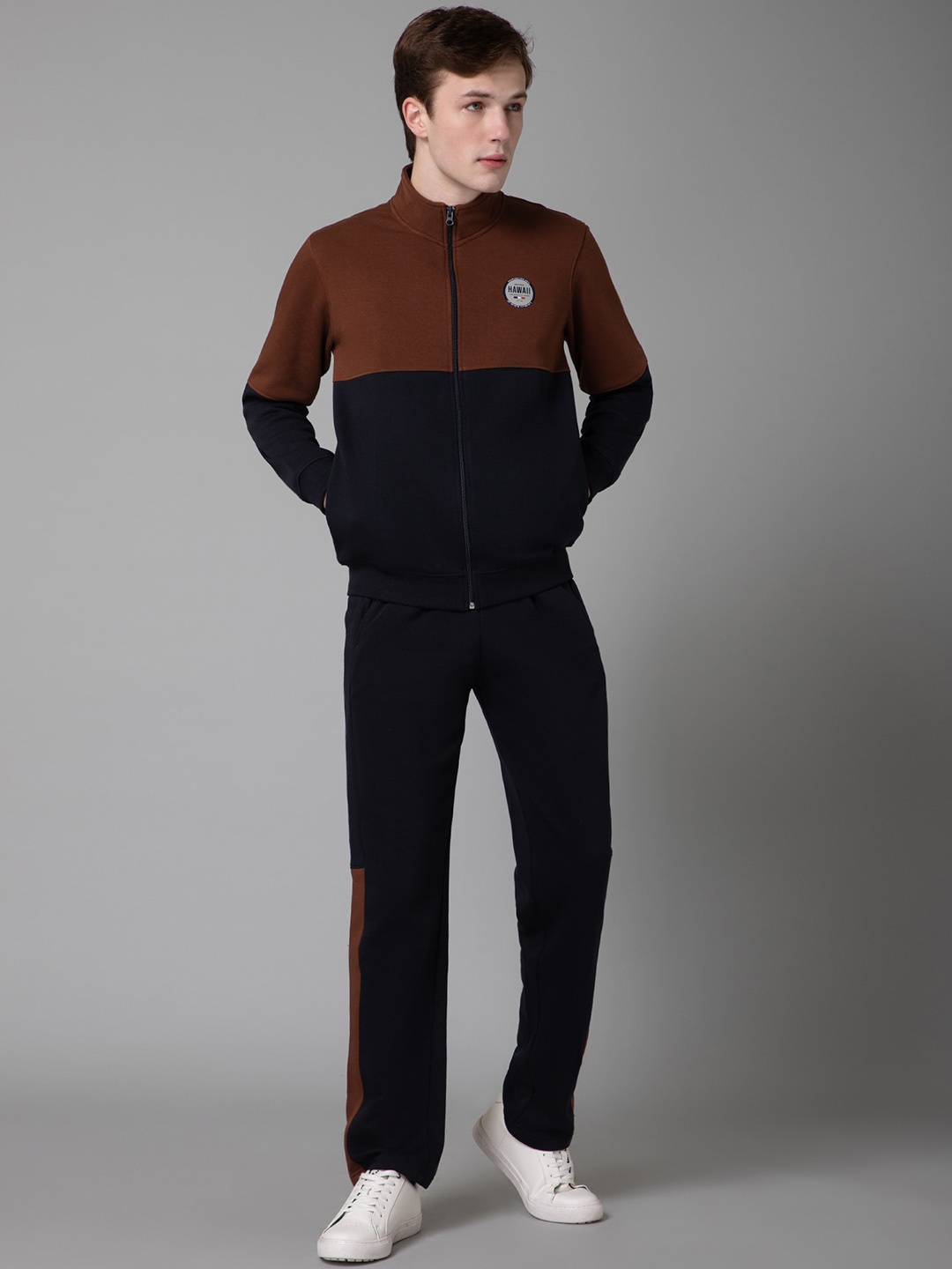 

Cantabil Colourblocked Mock Collar Long Sleeves Fleece Tracksuit, Brown
