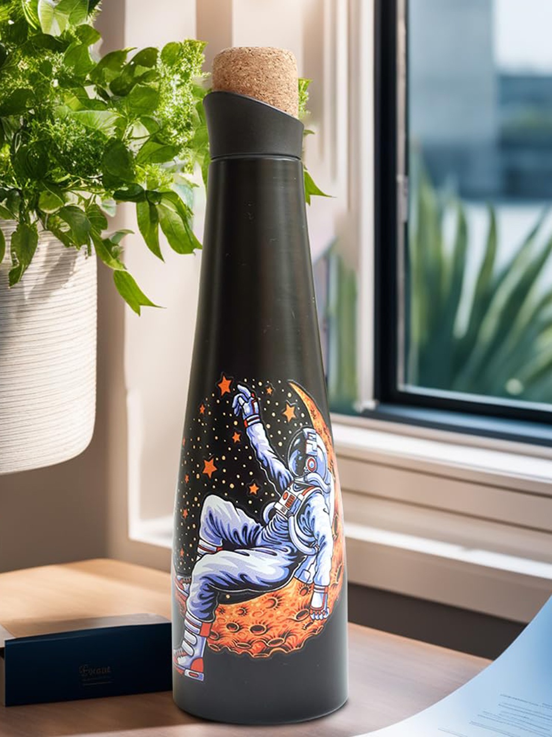 

The Better Home Black & White Printed Stainless Steel Water Bottle 500 ml