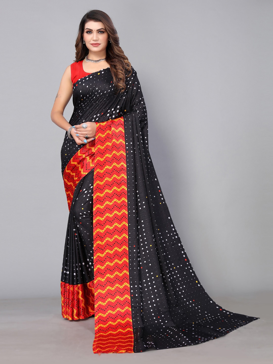 

HRITIKA Polka Dot Printed Saree, Black