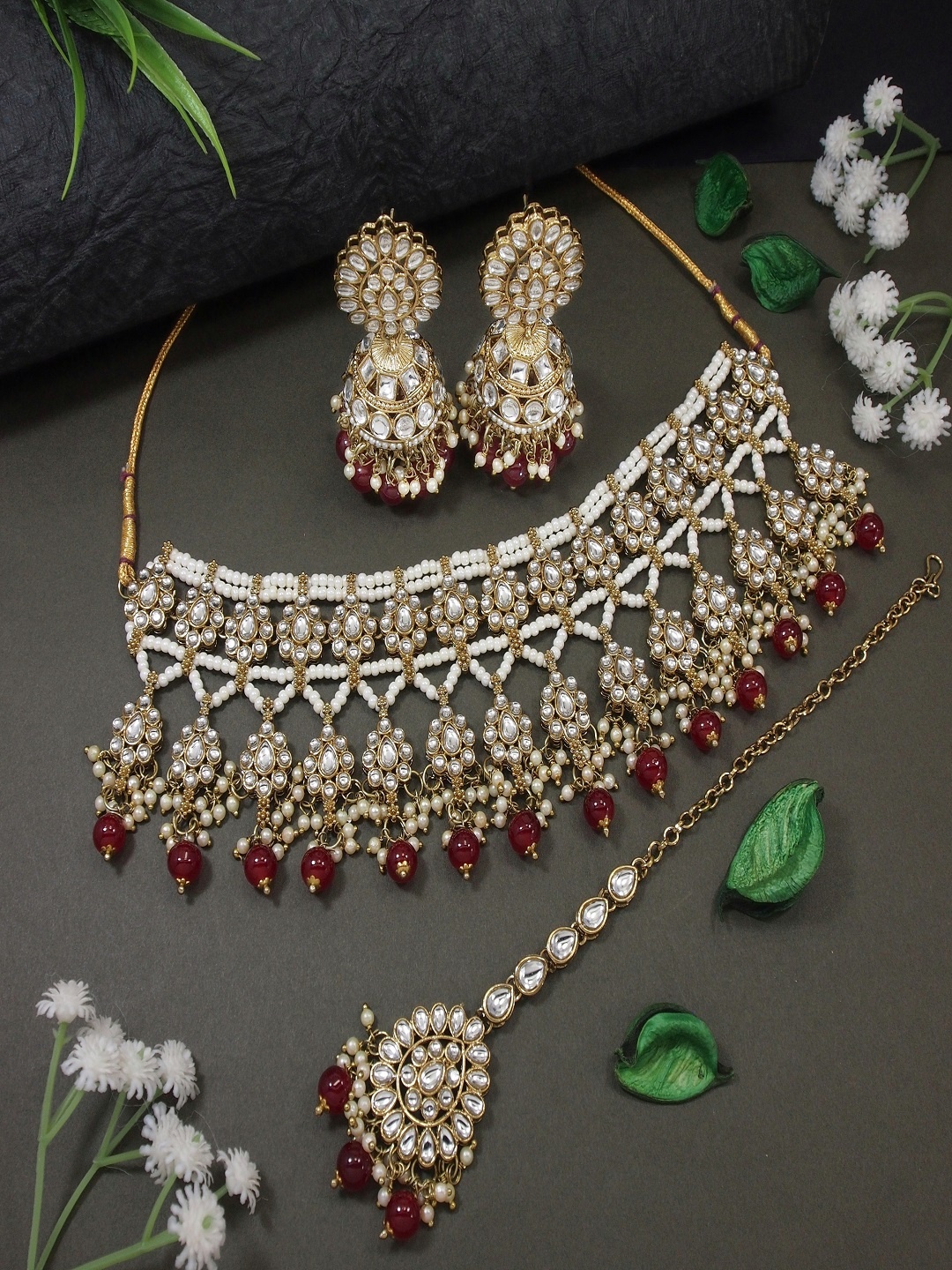 

I Jewels Gold-Plated Kundan Studded & Beads Beaded Necklace With Earrings & Maang Tika