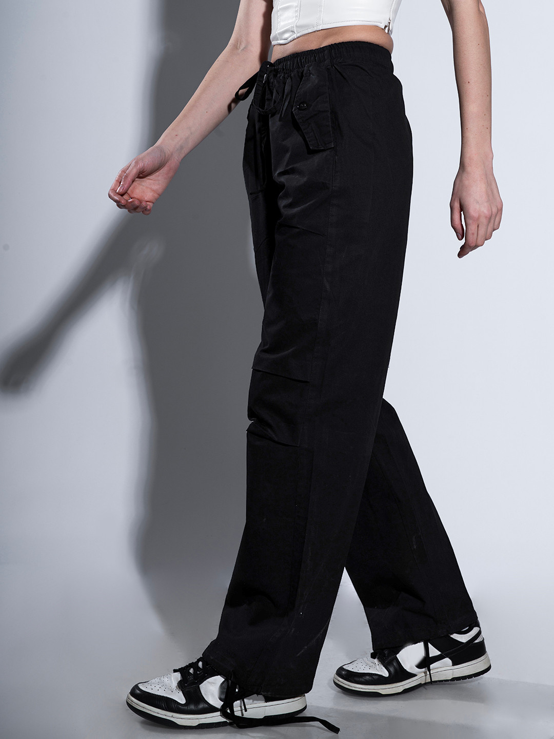 

Stylecast X Hersheinbox Women High-Rise Parachute Pants, Black