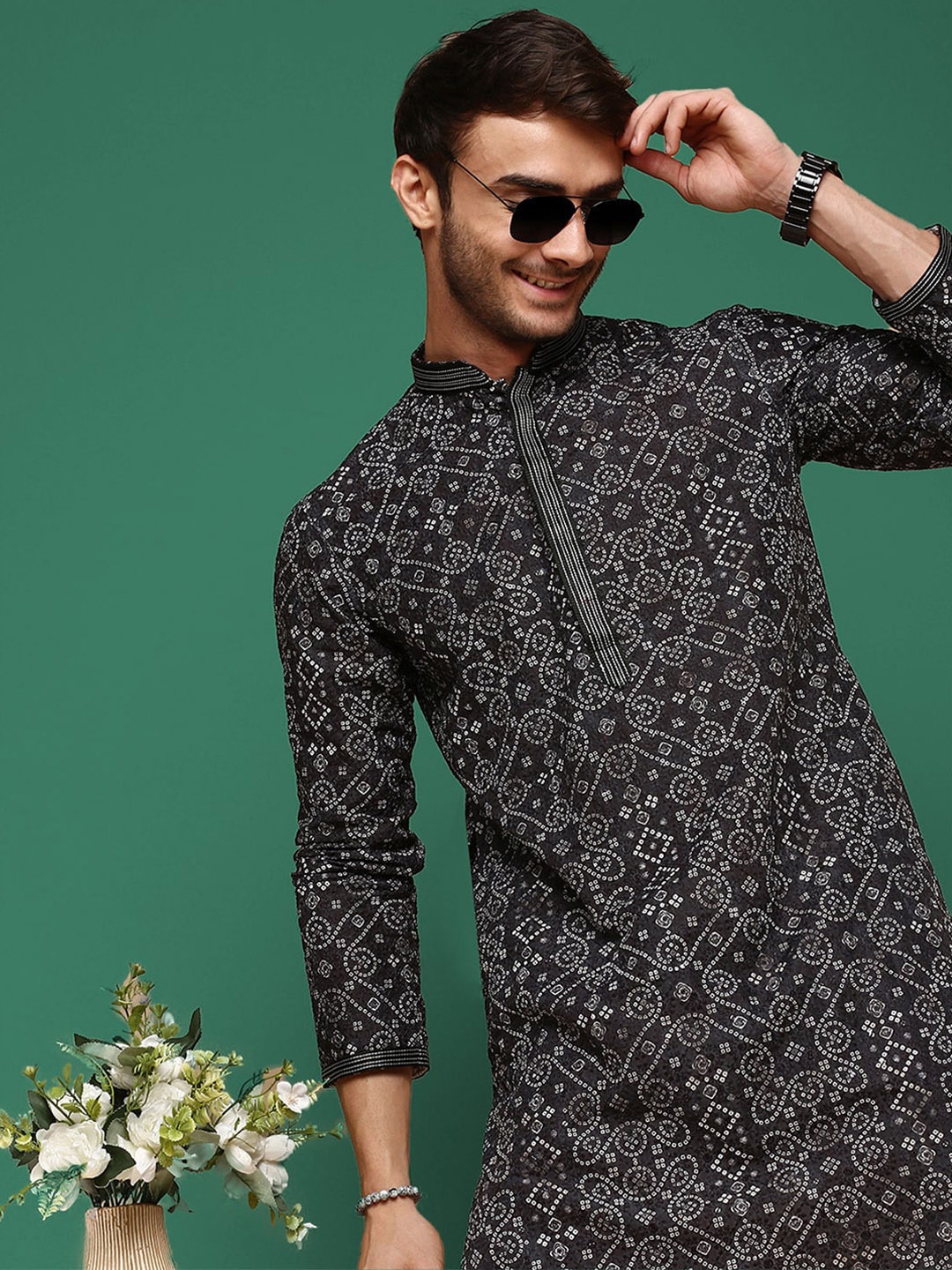 

Sangria Cotton Bandhej Print Chikankari Kurta, Grey