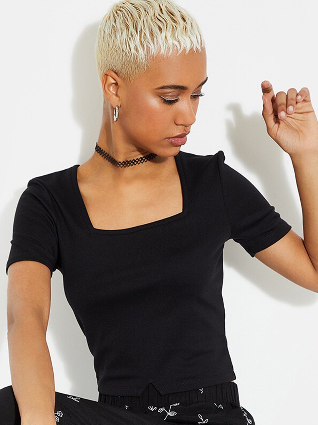 

max URB_N Square Neck Top, Black