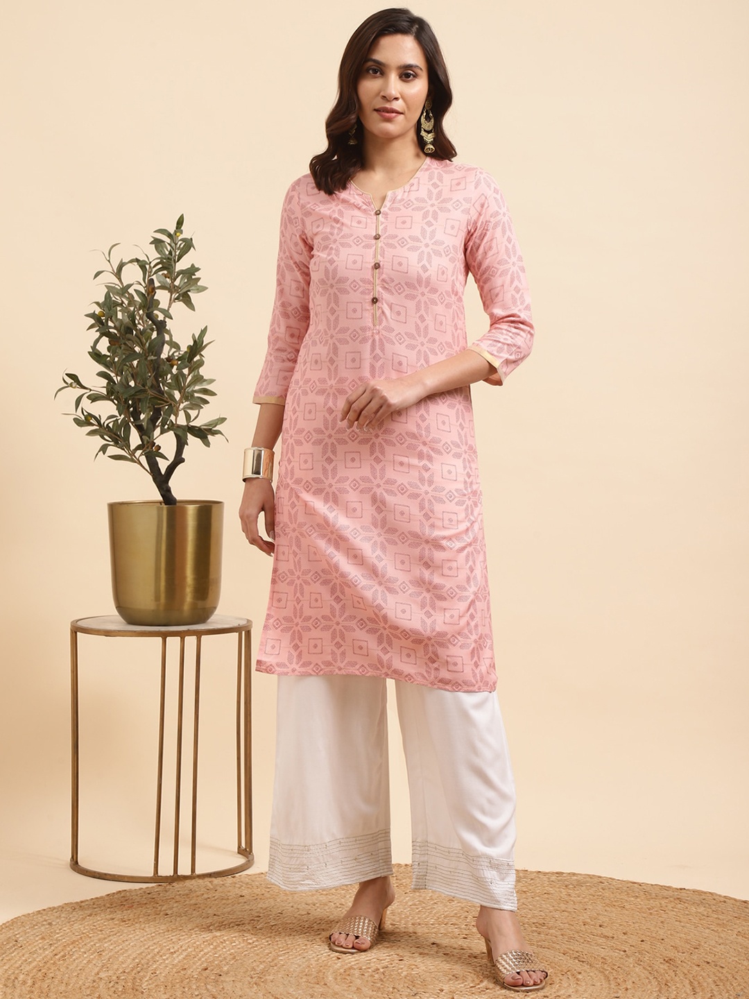 

Rangita Floral Printed Notch Neck Straight Kurta with Palazzo, Peach