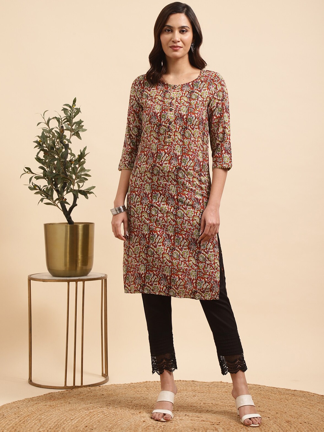 

Rangita Floral Printed Round Neck Straight Kurta with Trousers, Rust